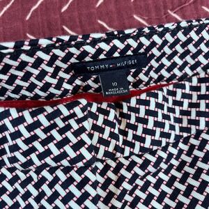 Tommy Hilfiger Size 10 Womens Stretch Slim Crop Pants Geometric Print